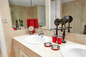 Sotogrande Puerto Boutique Apartment Bathroom 1 (5)
