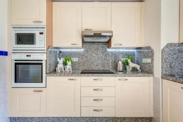 Sotogrande-Self-Catering-Accommodation-Kitchen-3