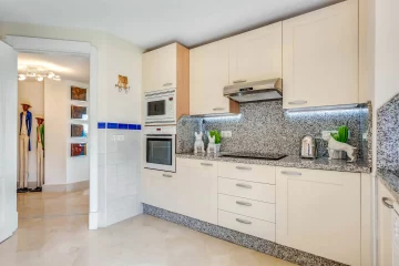 Sotogrande-Self-Catering-Accommodation-Kitchen-4