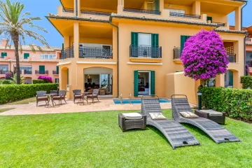 Sotogrande-Self-Catering-Accommodation-Pool-2